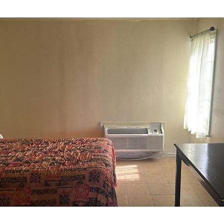 Cole Manor Motel By Oyo Love Field Market Center Dallas Buitenkant foto