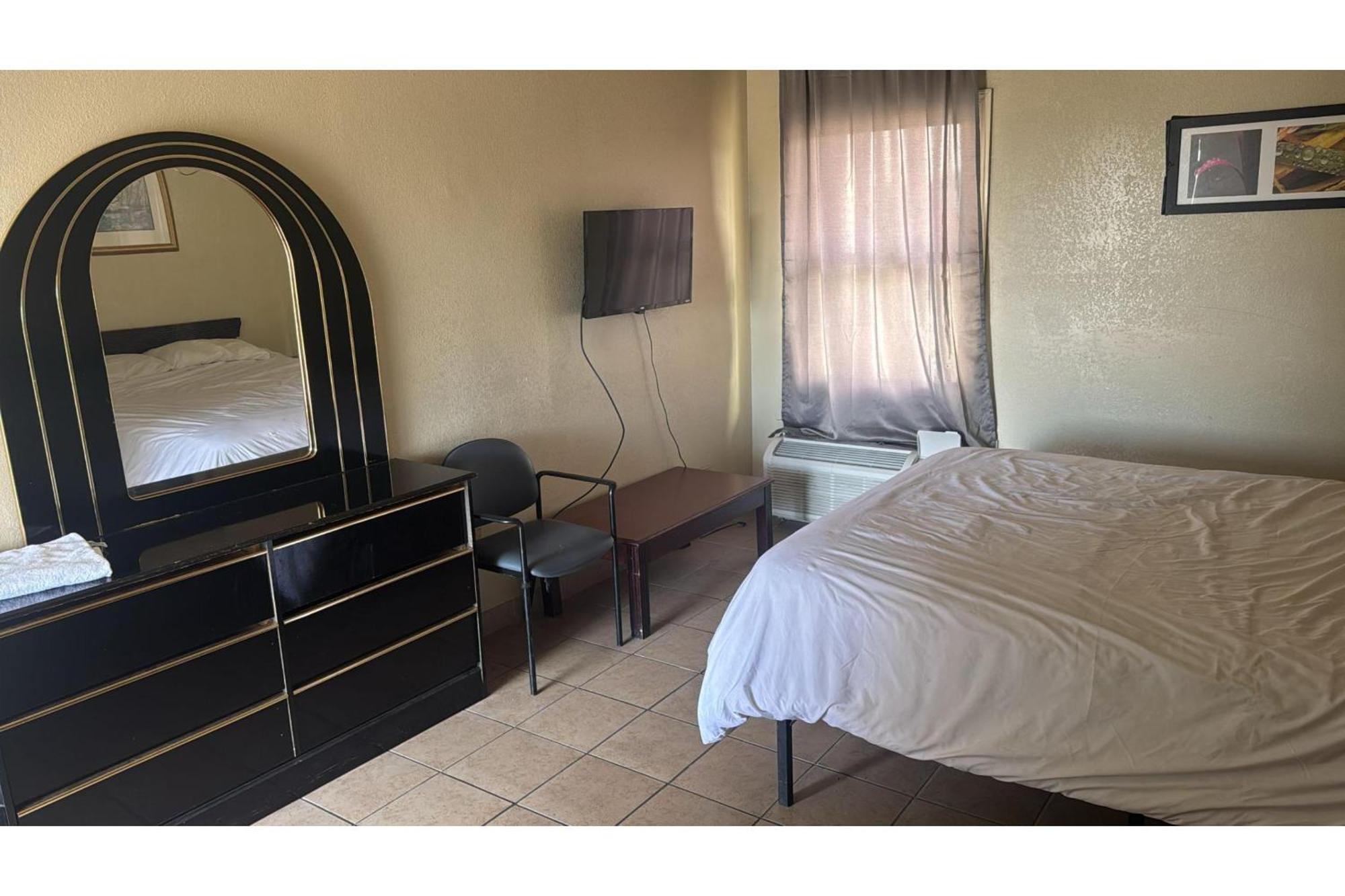 Cole Manor Motel By Oyo Love Field Market Center Dallas Buitenkant foto
